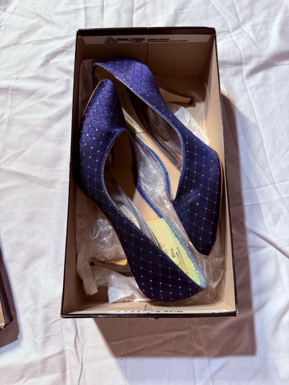 Classic Navy Pointed-Toe Women’s Pumps